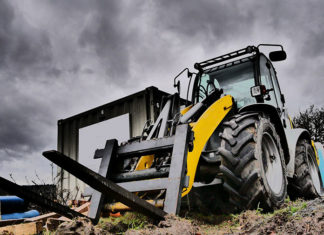 Elektryczne wózki widłowe czy spalinowe? Zalety i wady Elektryczne wózki widłowe czy spalinowe? Zalety i wady